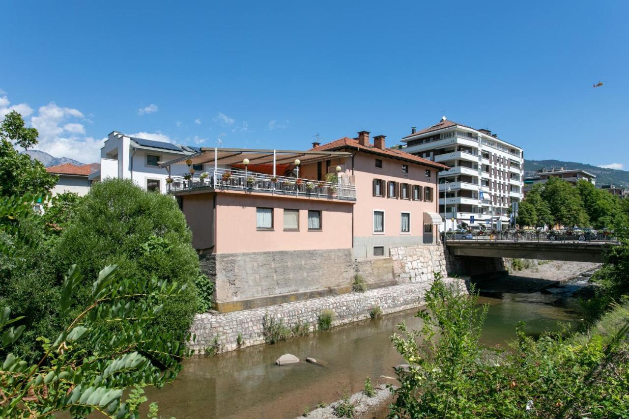 Appartamento grande Al Ponte. Situato vicino all'ospedale, al parco e al centro città Trento Exterior foto