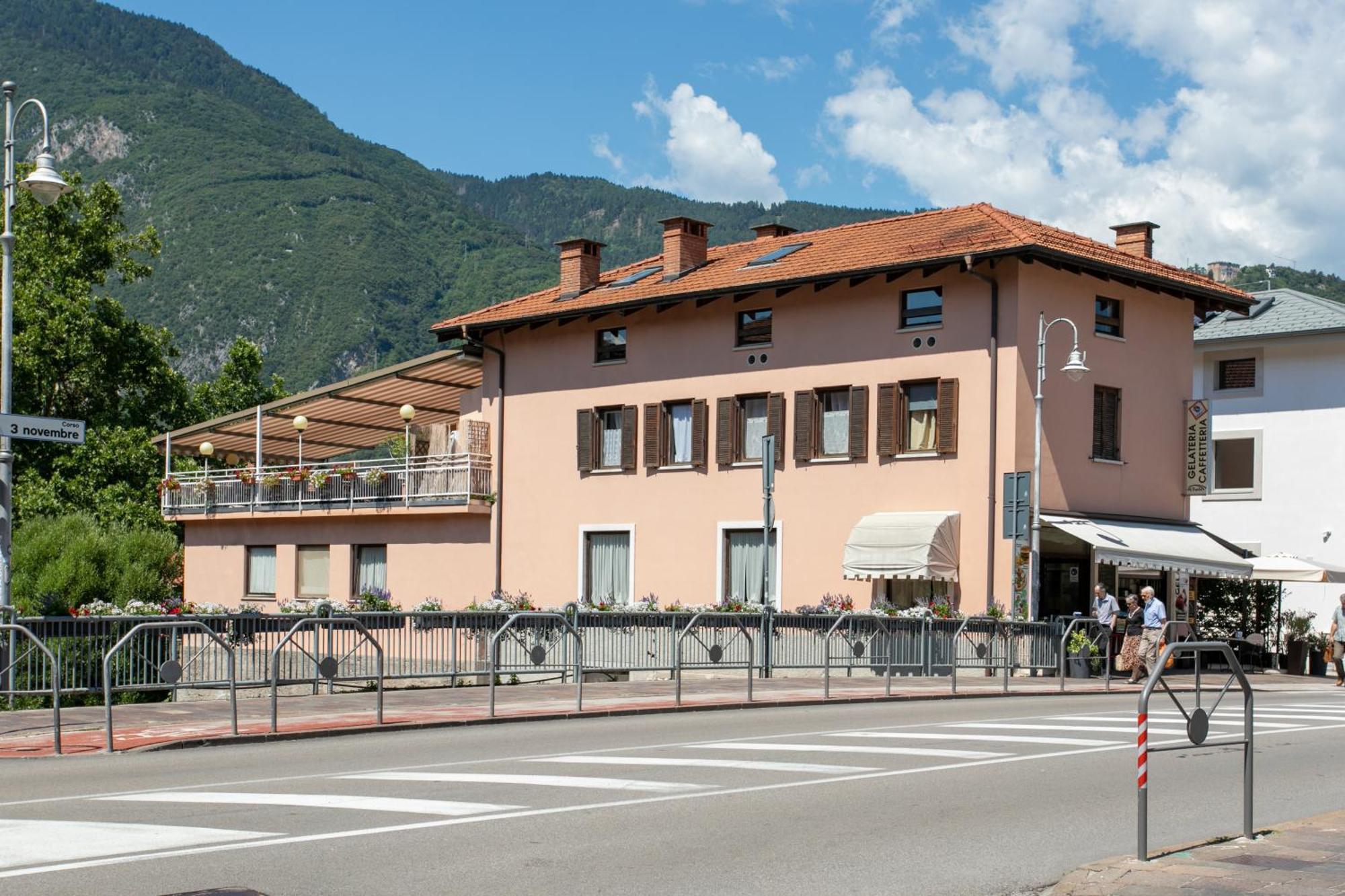 Appartamento grande Al Ponte. Situato vicino all'ospedale, al parco e al centro città Trento Exterior foto